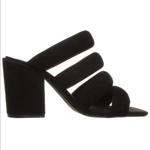 ✨ASHLEY TERK ITEM✨ Kelsi Dagger Thick Strap Mules